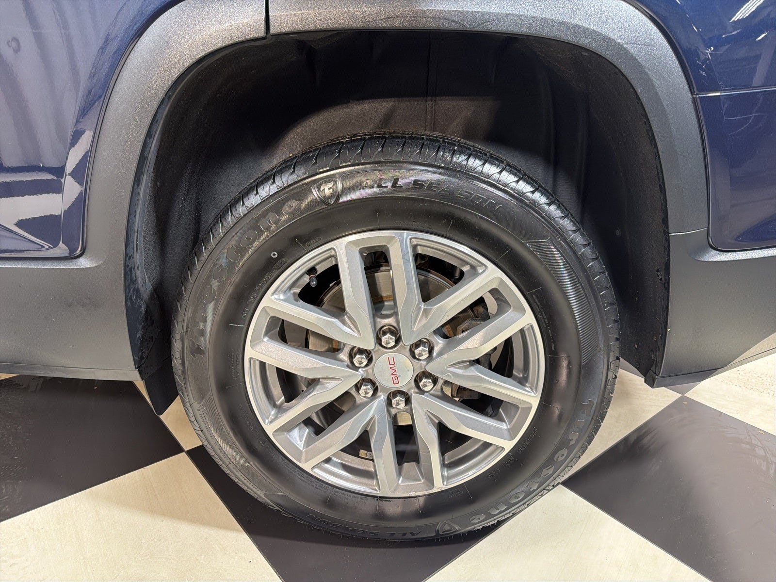 2017 GMC Acadia SLE-2