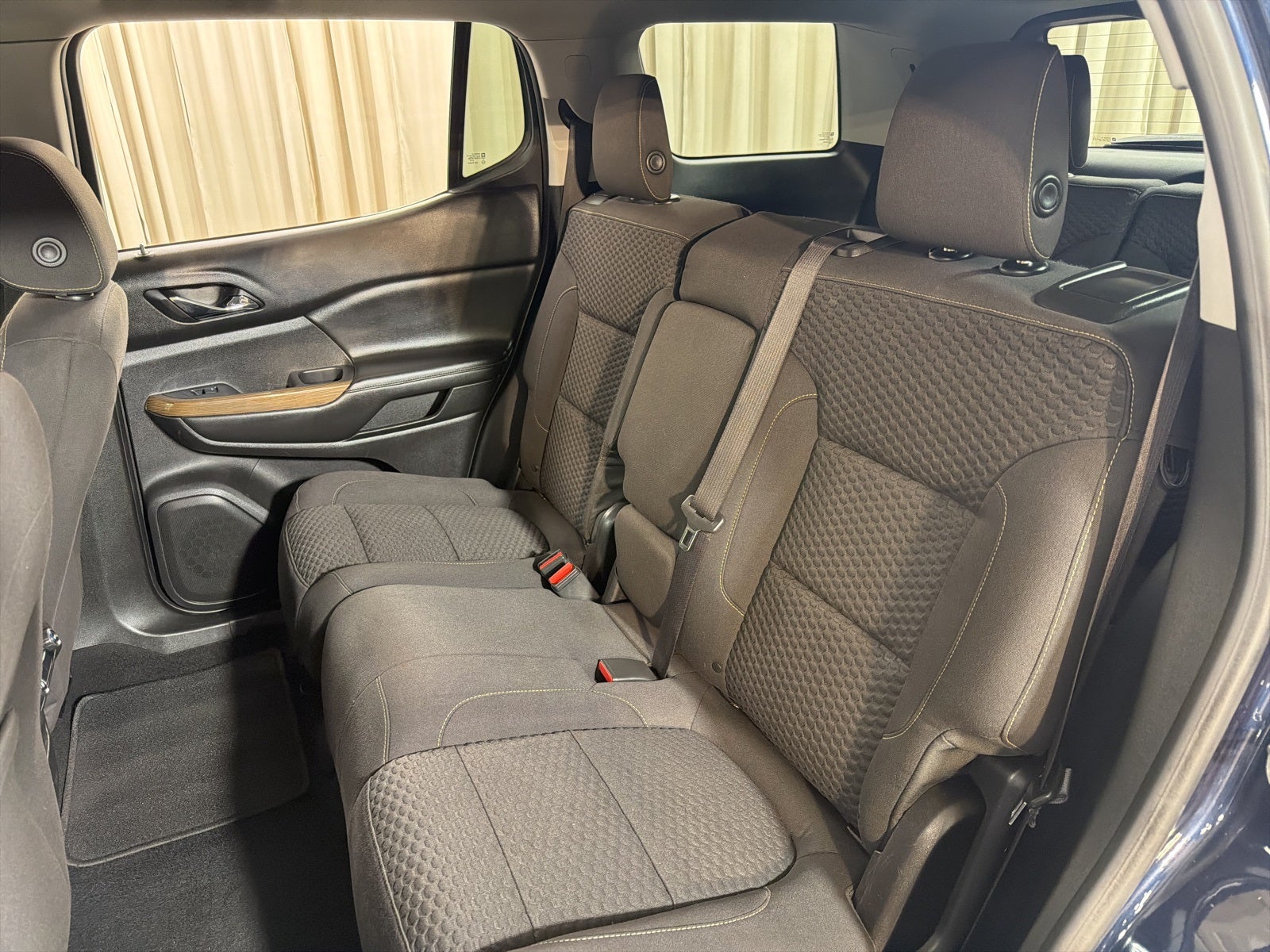 2017 GMC Acadia SLE-2