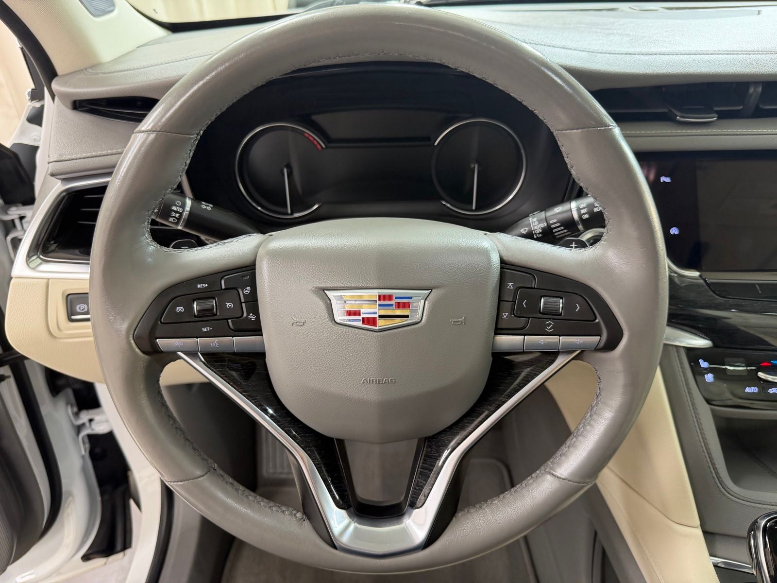 2022 Cadillac XT6 Premium Luxury