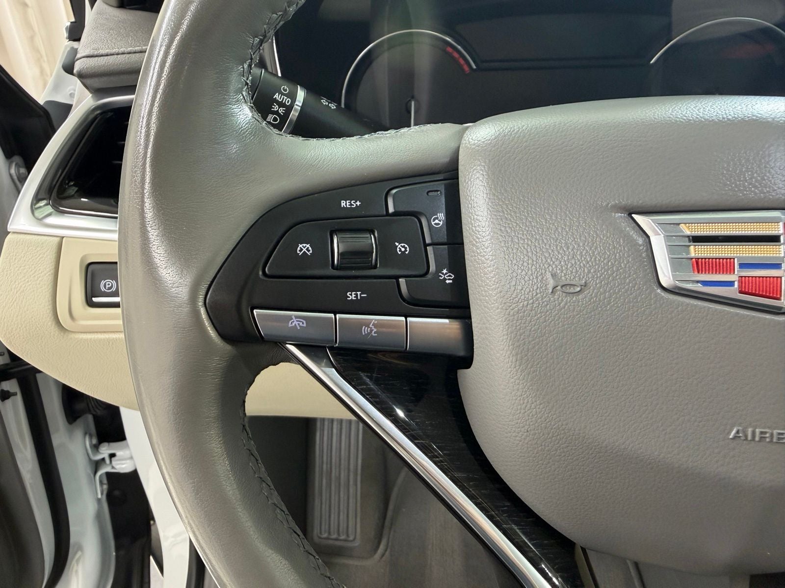 2022 Cadillac XT6 Premium Luxury