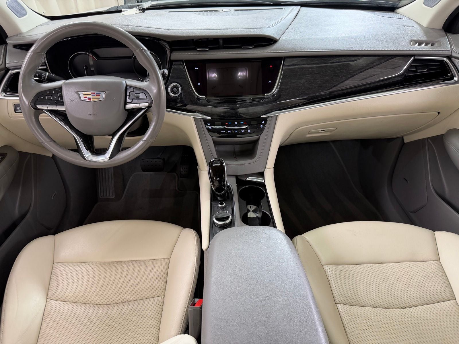 2022 Cadillac XT6 Premium Luxury