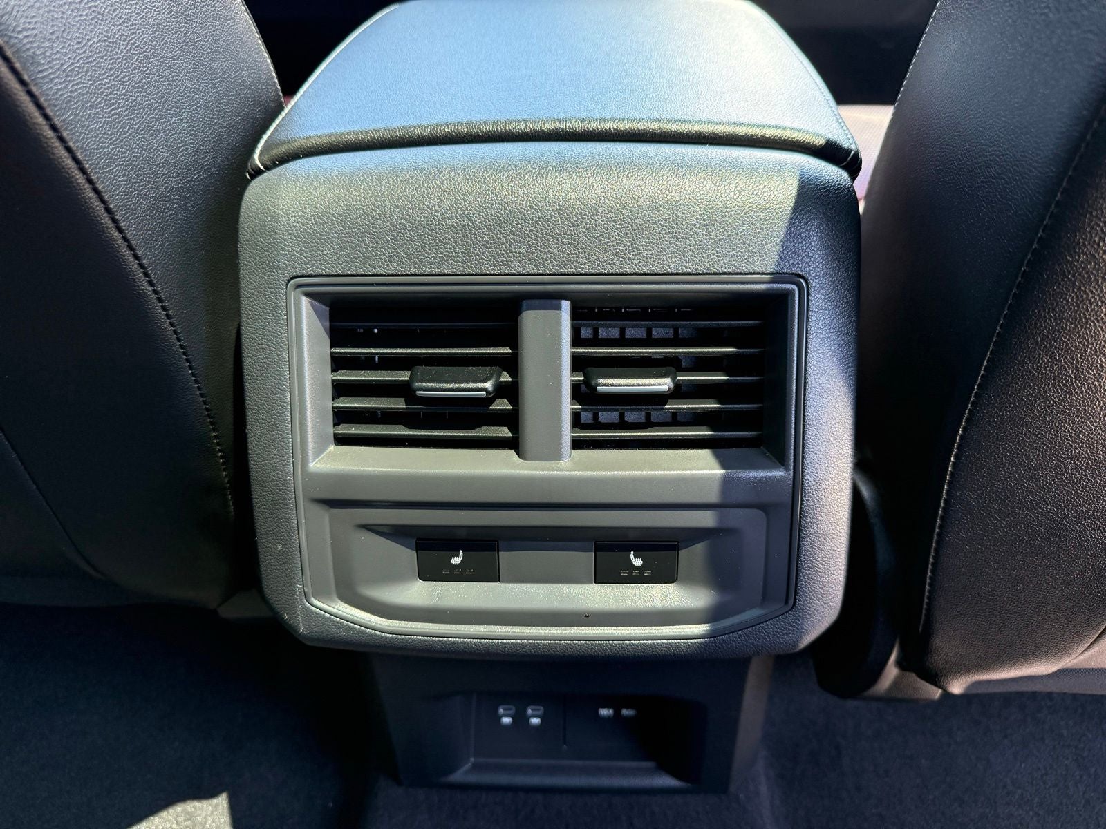 2022 Volkswagen Atlas Cross Sport 3.6L V6 SEL Premium R-Line