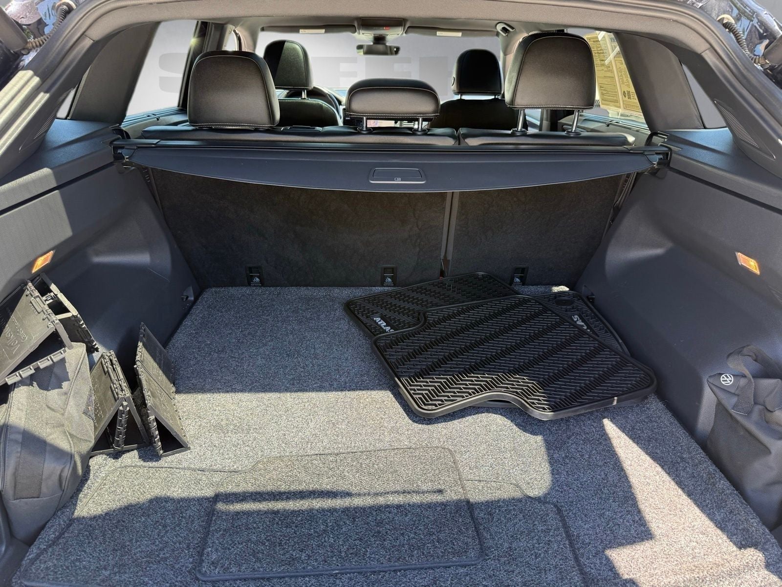 2022 Volkswagen Atlas Cross Sport 3.6L V6 SEL Premium R-Line