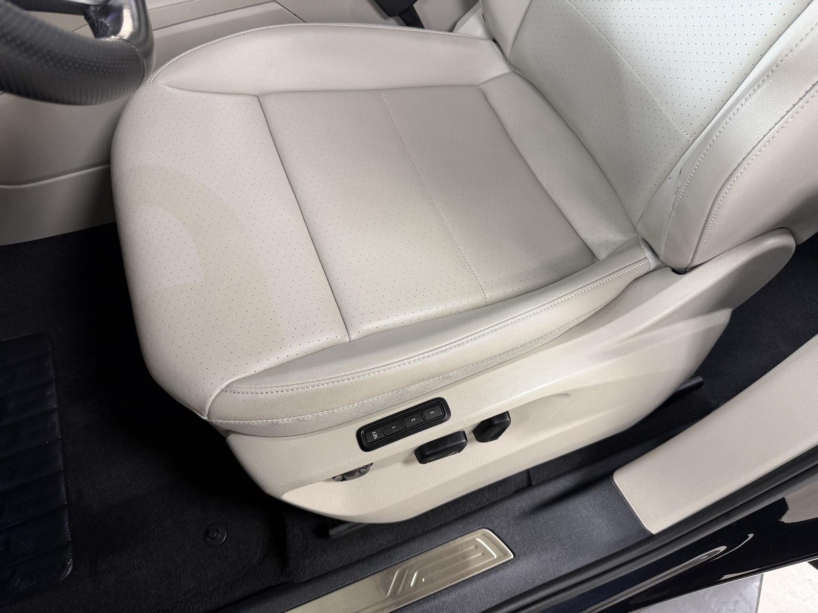 2023 Volkswagen Atlas 3.6L V6 SEL R-Line Black