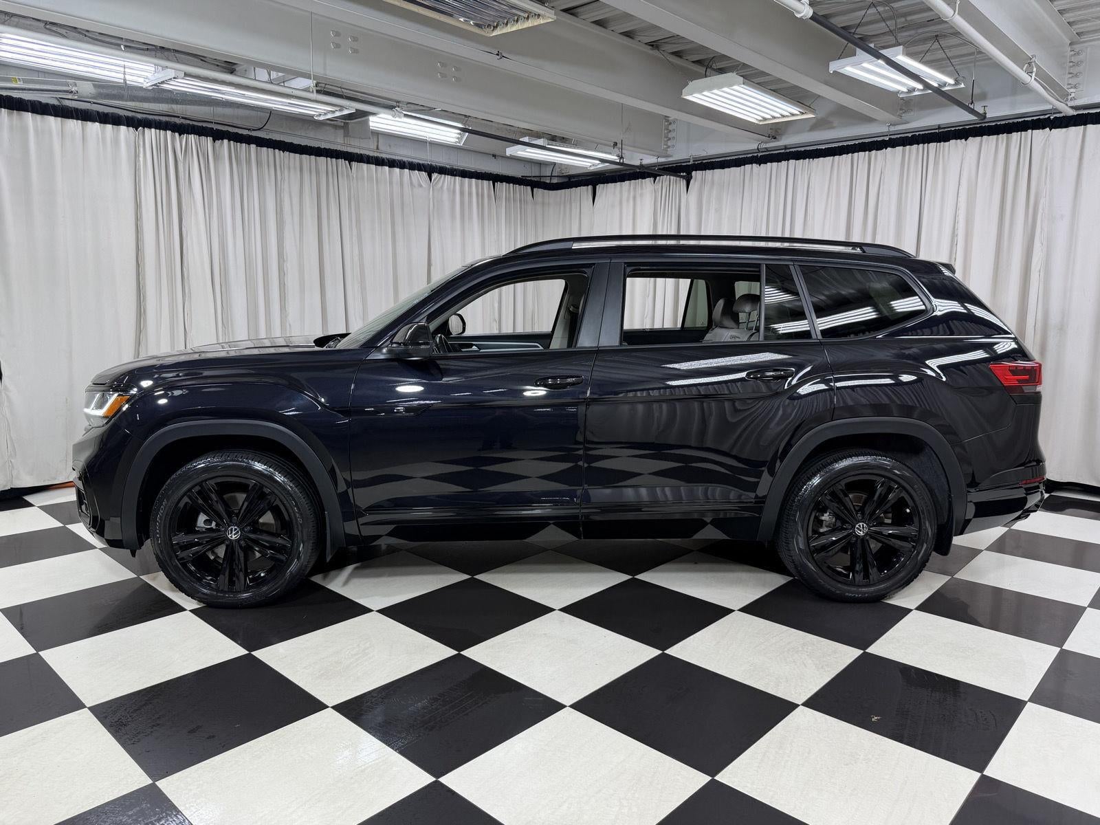2023 Volkswagen Atlas 3.6L V6 SEL R-Line Black