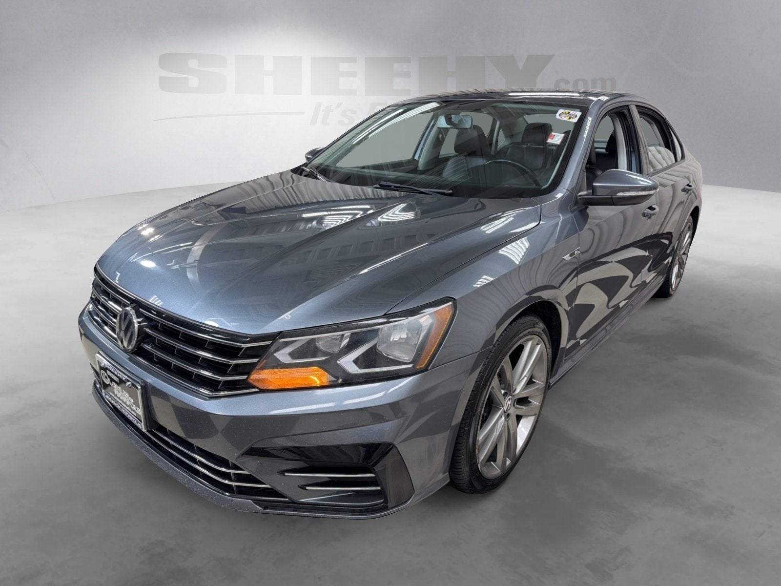 2018 Volkswagen Passat 2.0T R-Line