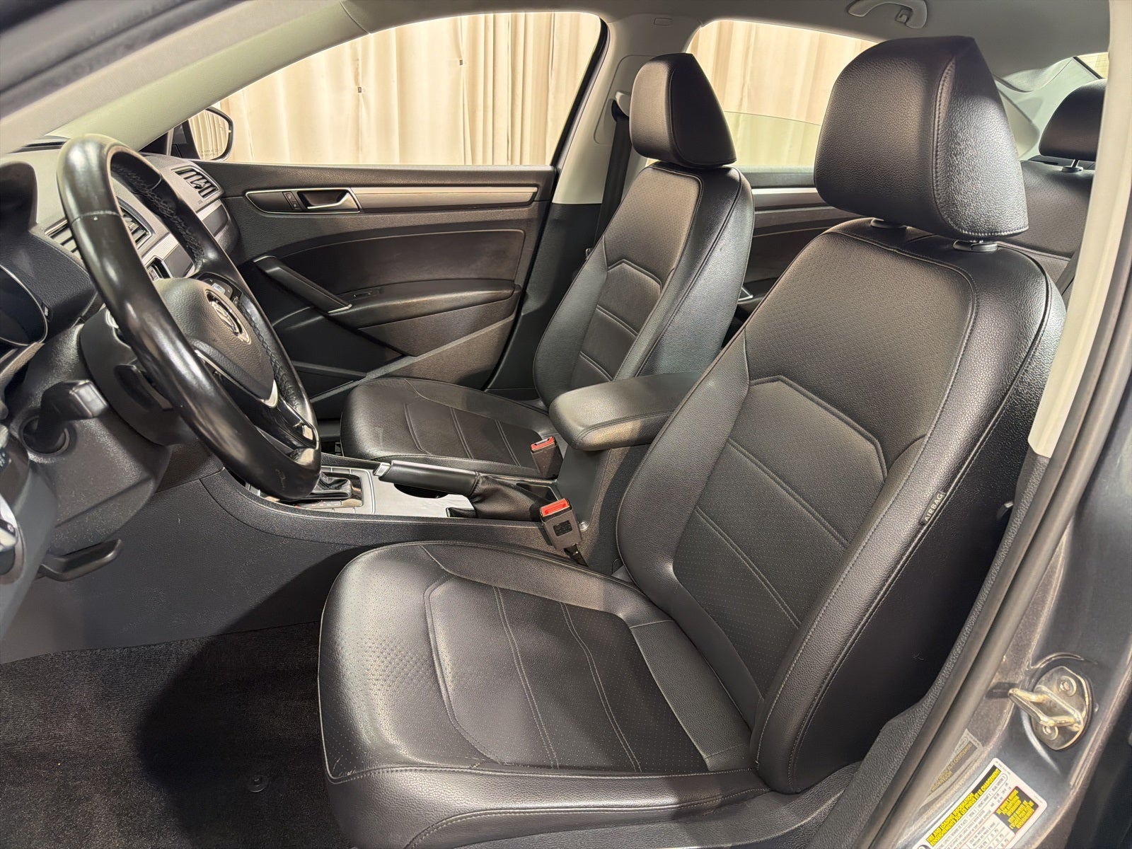 2018 Volkswagen Passat 2.0T R-Line