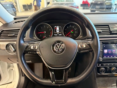 2018 Volkswagen Passat 2.0T SE w/Technology w/Technology