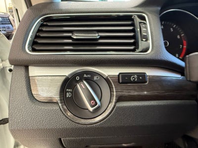 2018 Volkswagen Passat 2.0T SE w/Technology w/Technology