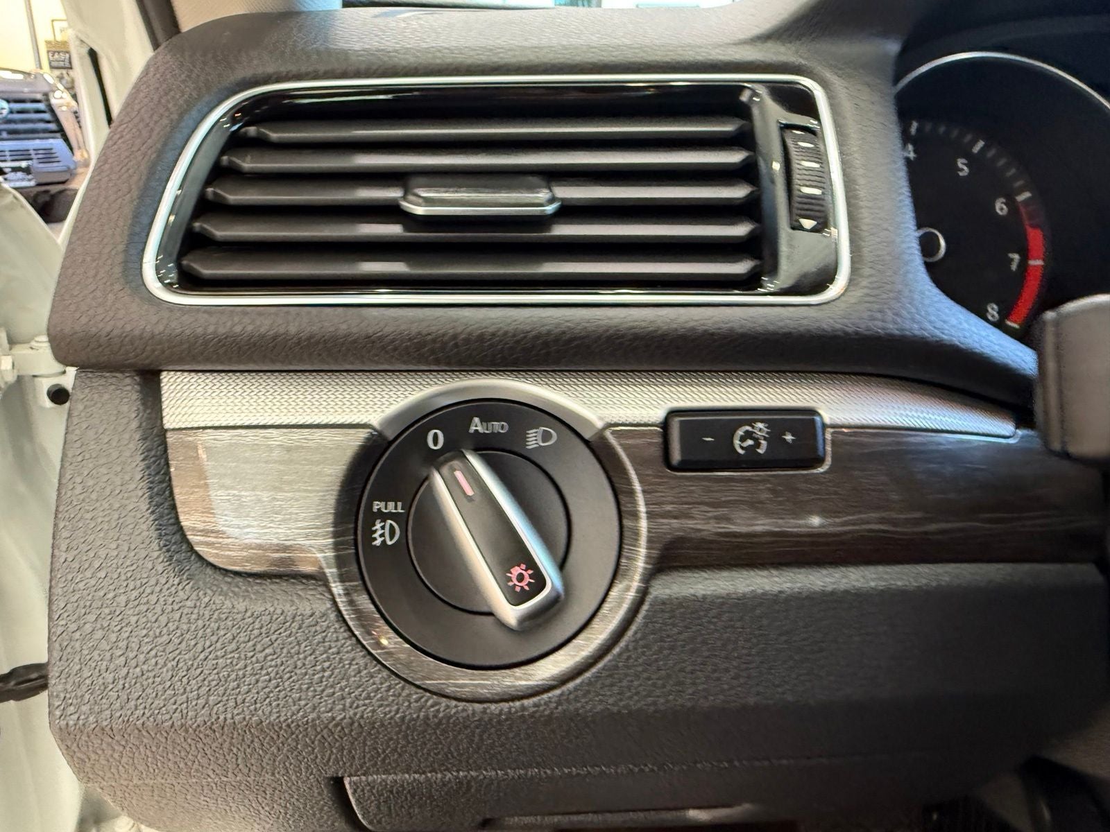 2018 Volkswagen Passat 2.0T SE w/Technology w/Technology