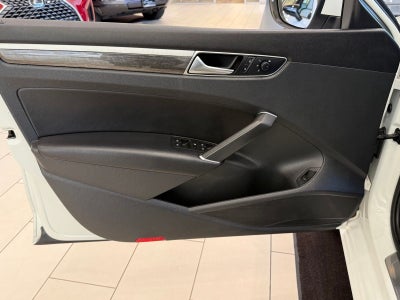 2018 Volkswagen Passat 2.0T SE w/Technology w/Technology