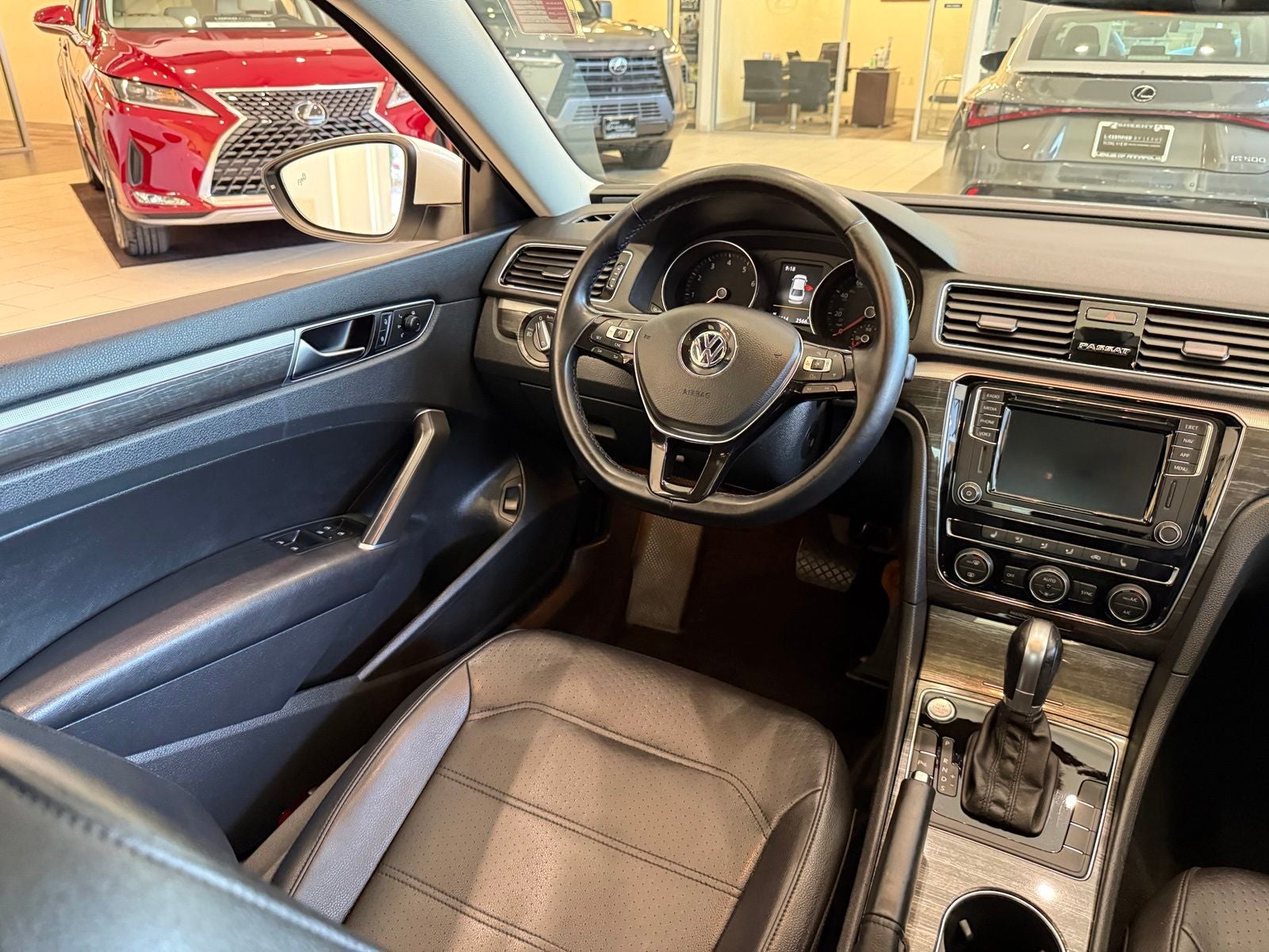 2018 Volkswagen Passat 2.0T SE w/Technology w/Technology