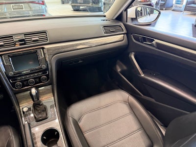 2018 Volkswagen Passat 2.0T SE w/Technology w/Technology