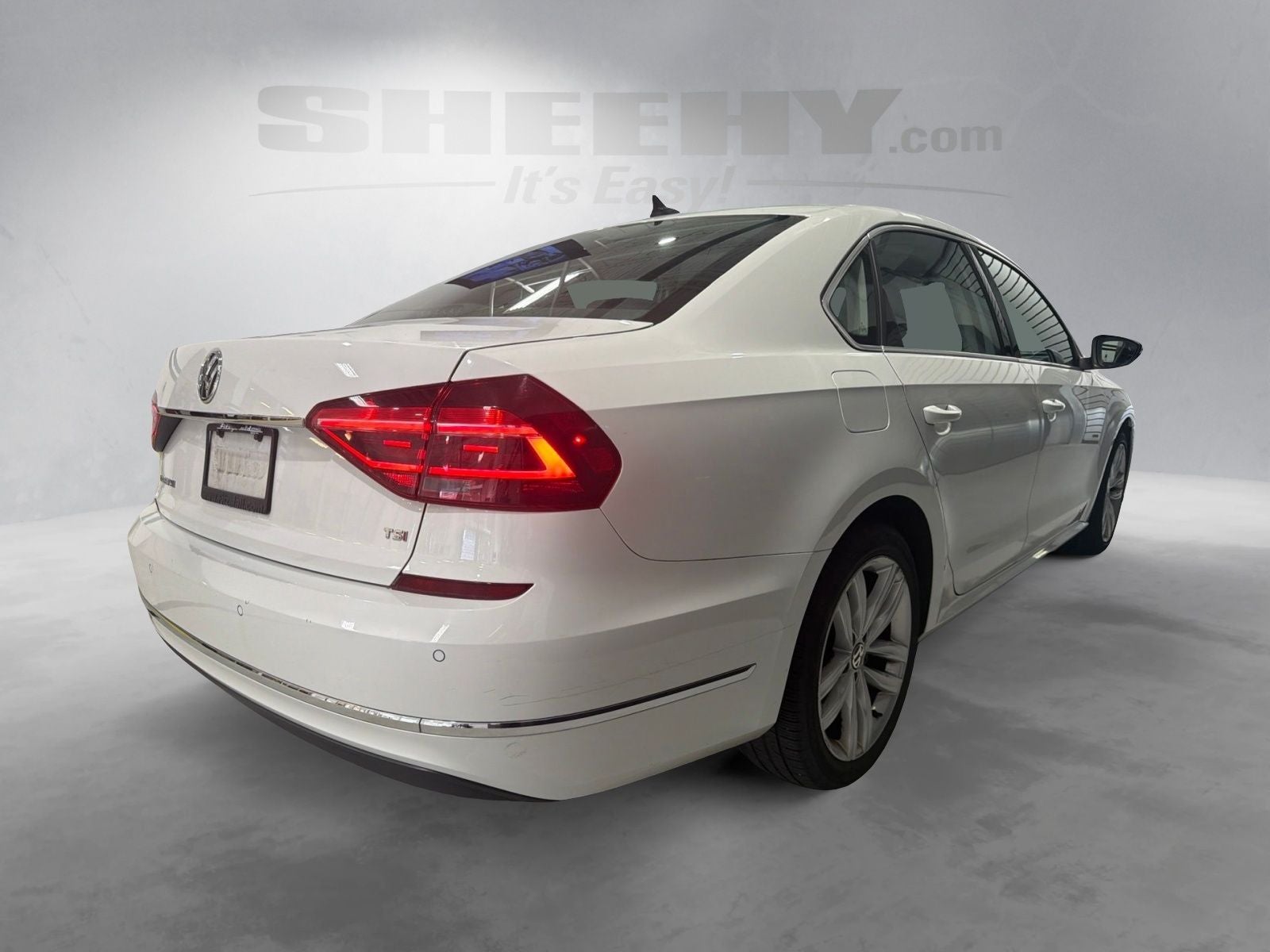 2018 Volkswagen Passat 2.0T SE w/Technology