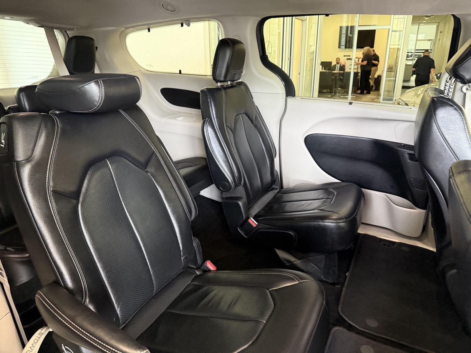 2022 Chrysler Pacifica Touring L
