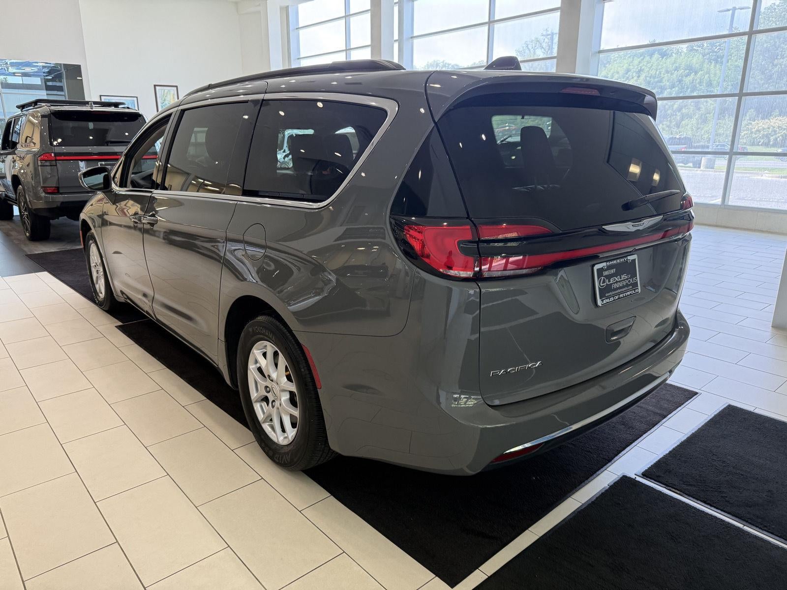 2022 Chrysler Pacifica Touring L