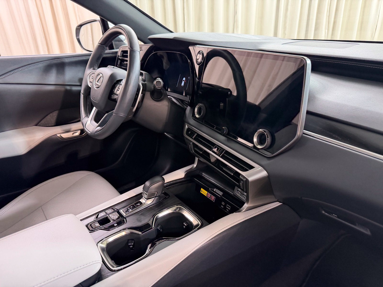 2025 Lexus RX 350h Premium