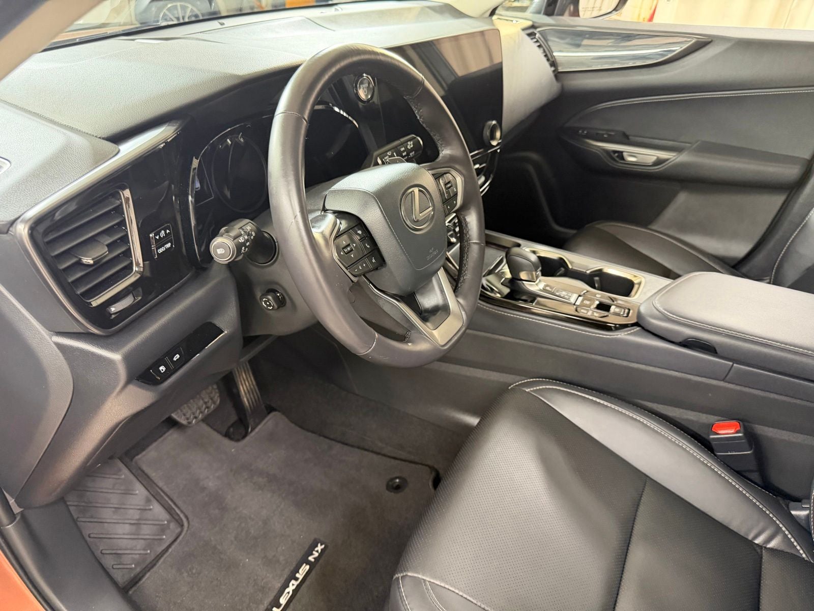 2025 Lexus NX 350h Premium