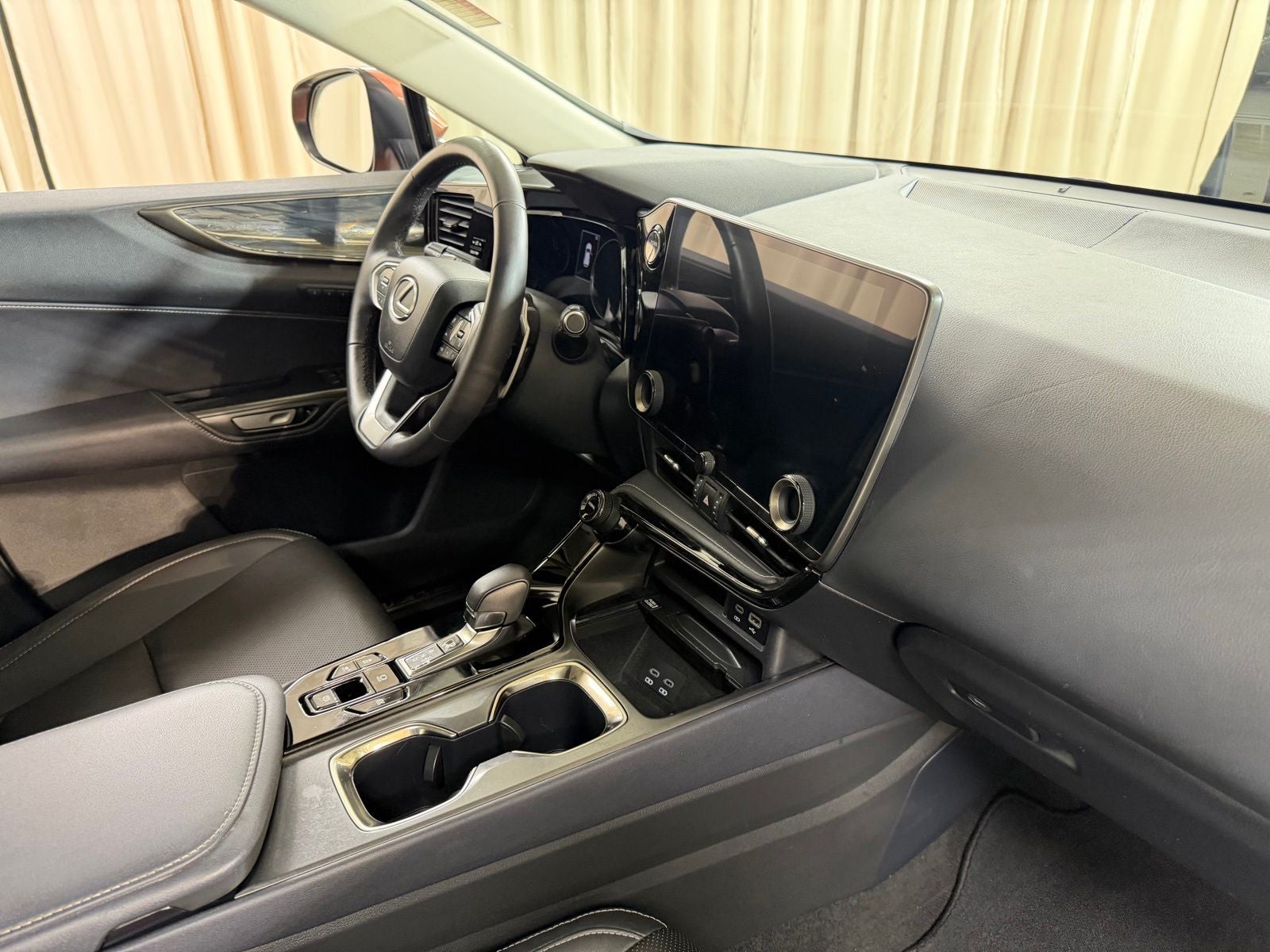 2025 Lexus NX 350h Premium