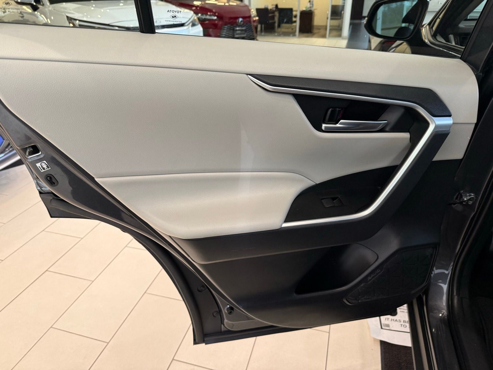 2019 Toyota RAV4 Hybrid XLE