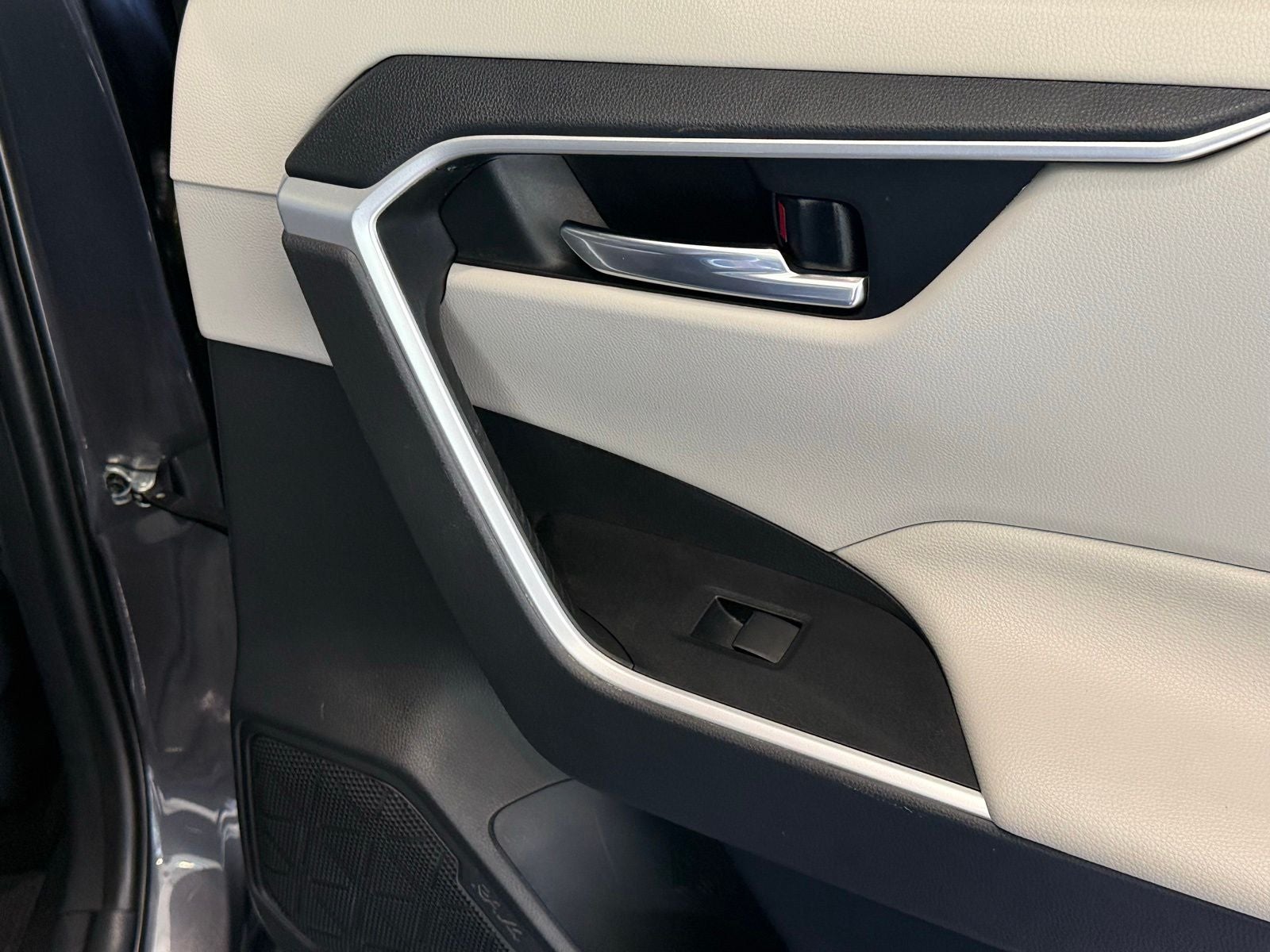 2019 Toyota RAV4 Hybrid XLE