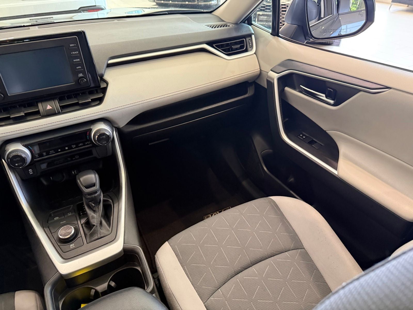 2019 Toyota RAV4 Hybrid XLE