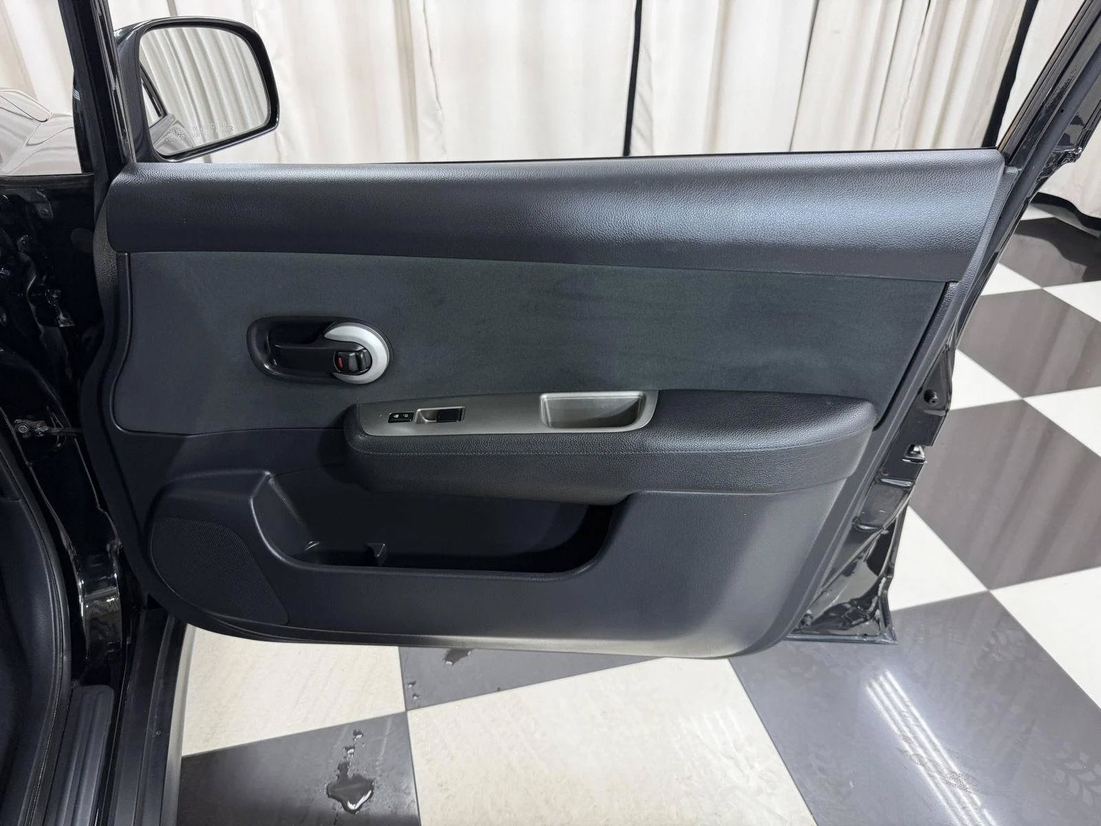 2012 Nissan Versa 1.8 S