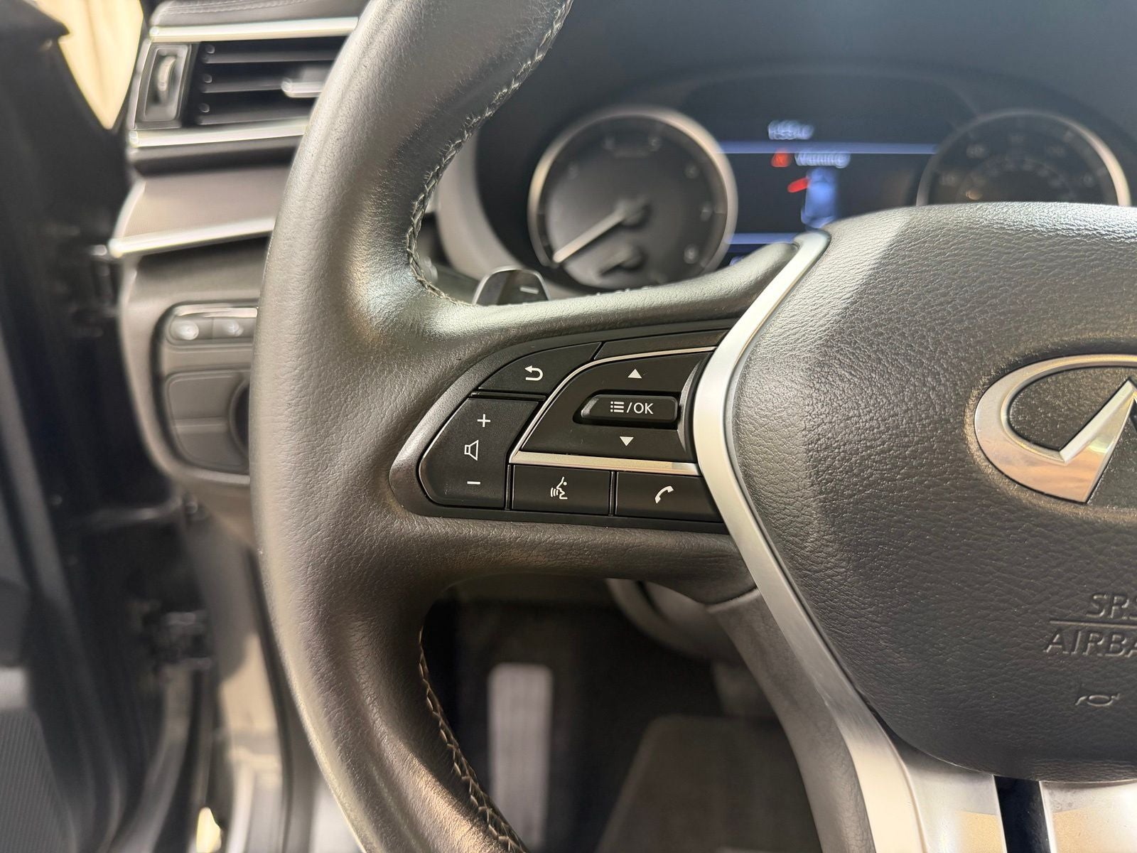2023 INFINITI QX50 LUXE