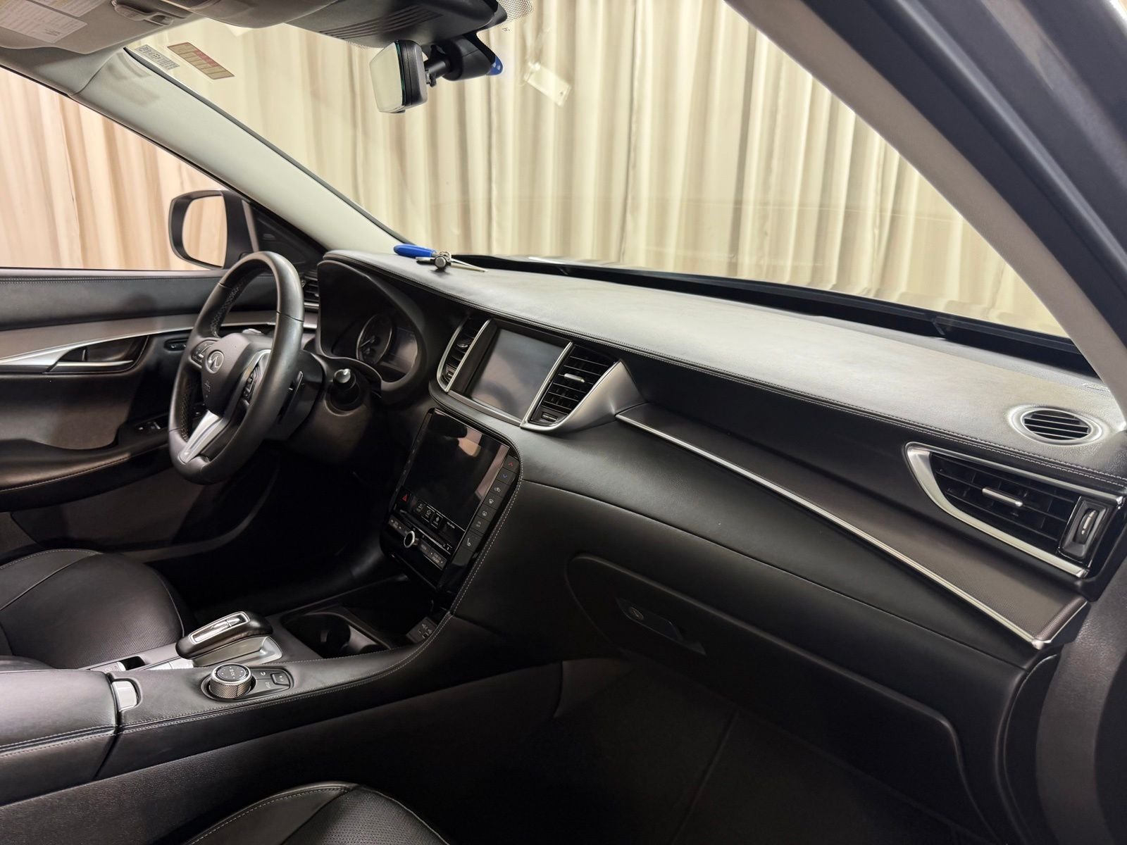 2023 INFINITI QX50 LUXE
