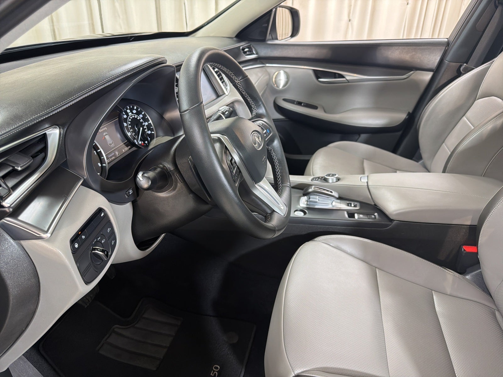 2025 INFINITI QX50 LUXE