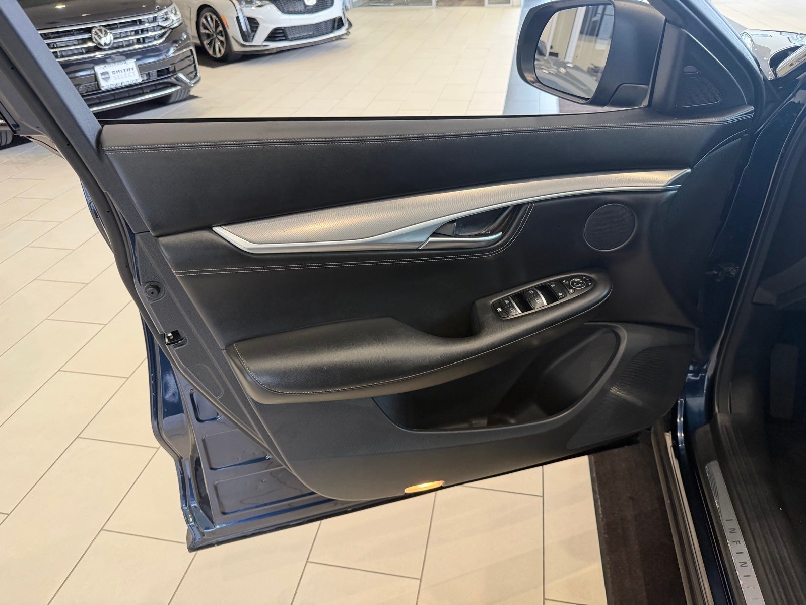 2023 INFINITI QX55 LUXE