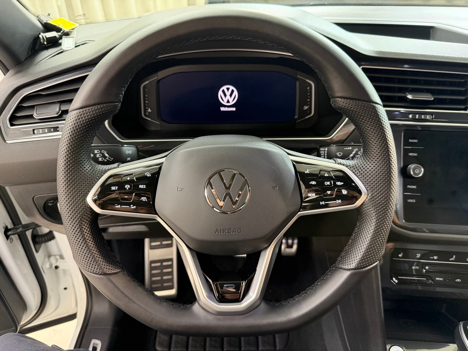 2022 Volkswagen Tiguan 2.0T SEL R-Line