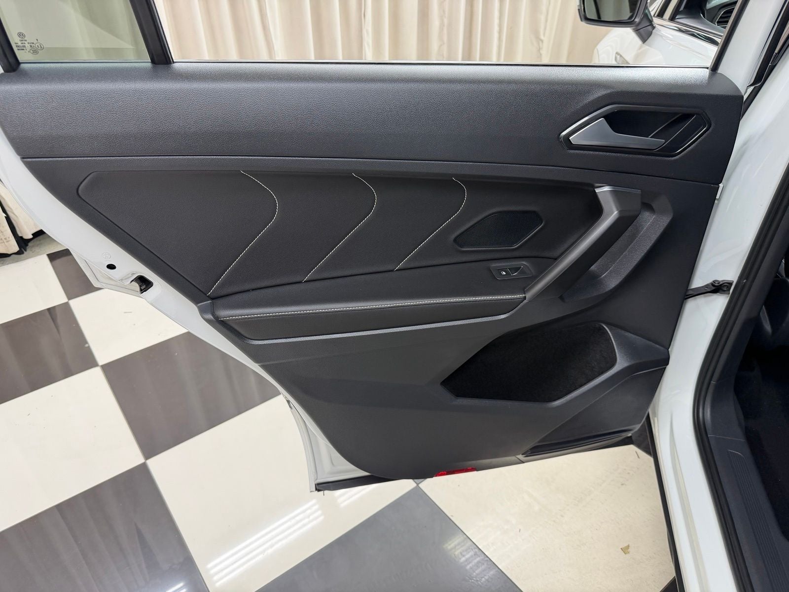 2022 Volkswagen Tiguan 2.0T SEL R-Line