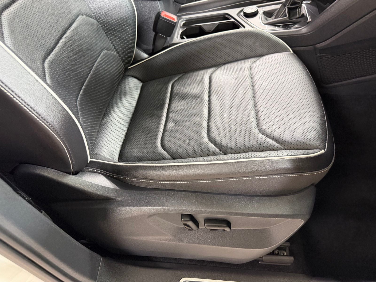 2022 Volkswagen Tiguan 2.0T SEL R-Line