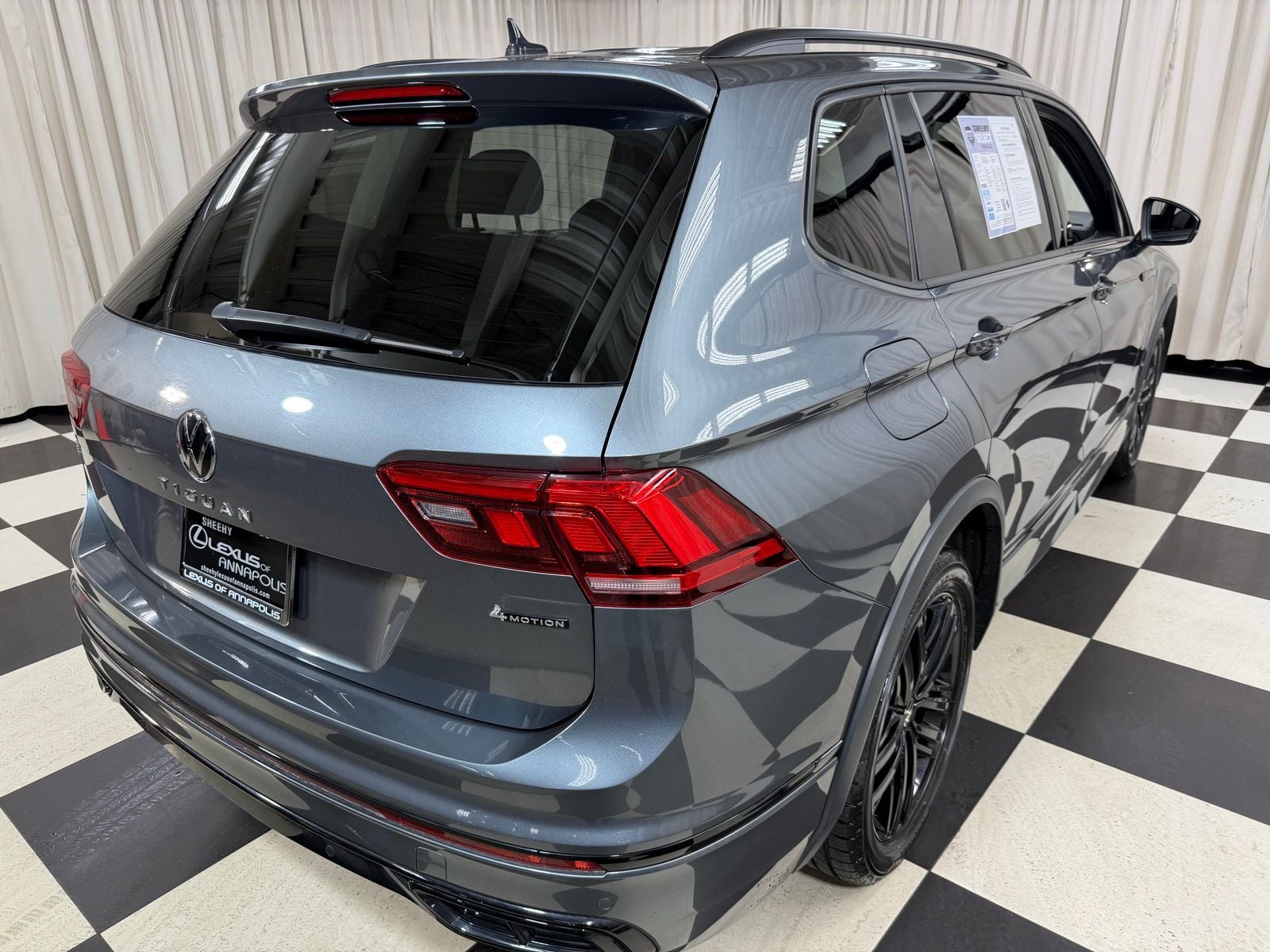 2022 Volkswagen Tiguan 2.0T SE R-Line Black