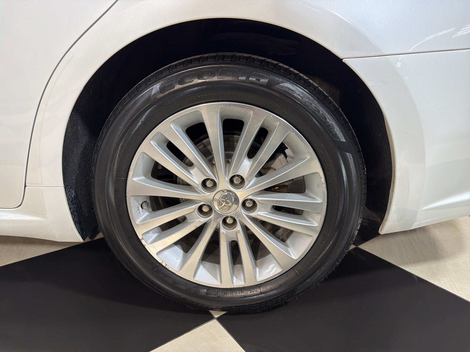 2014 Toyota Avalon Hybrid XLE Touring