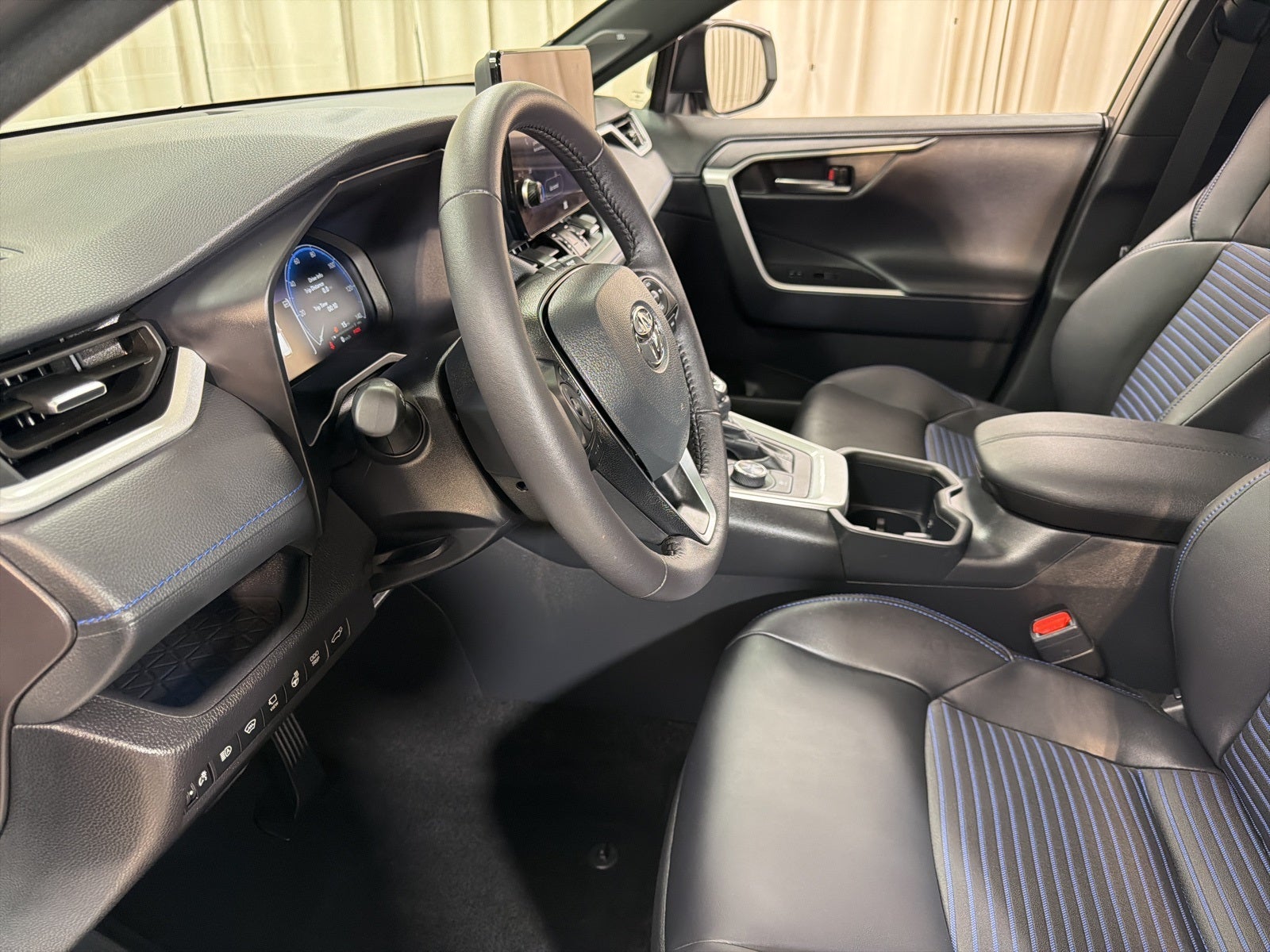 2025 Toyota RAV4 Hybrid XSE