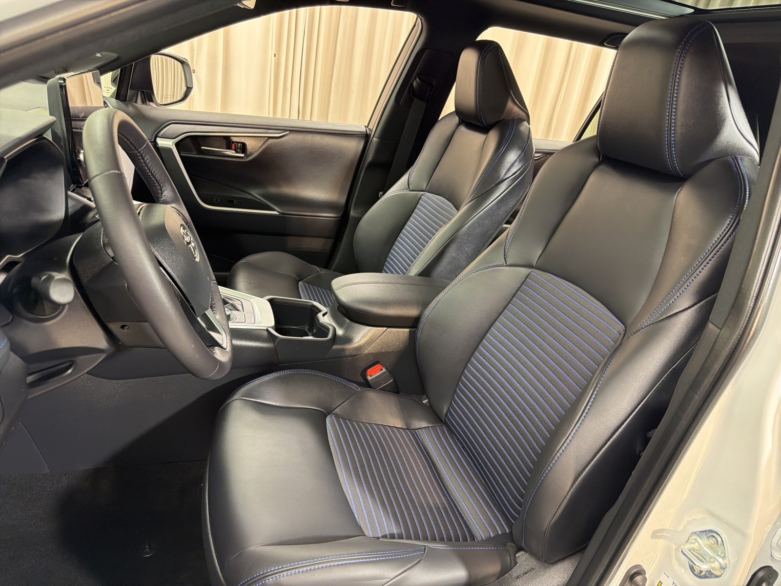 2025 Toyota RAV4 Hybrid XSE