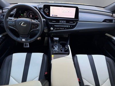 2024 Lexus ES 300h F SPORT Handling