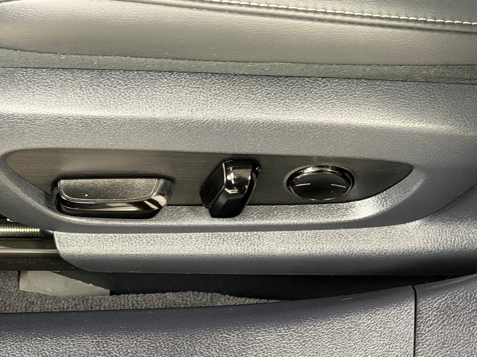 2024 Lexus ES 300h F SPORT Handling