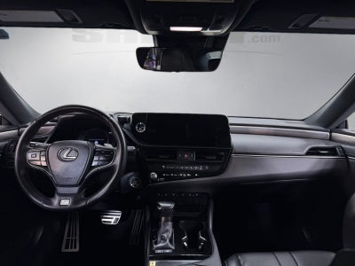2024 Lexus ES 300h F SPORT Handling