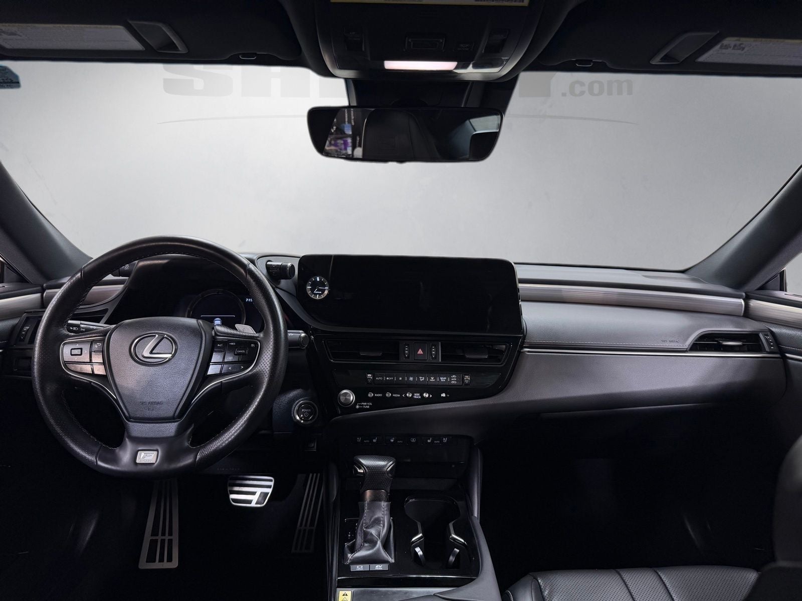 2024 Lexus ES 300h F SPORT Handling