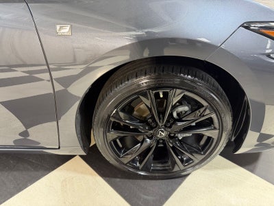 2024 Lexus ES 300h F SPORT Handling