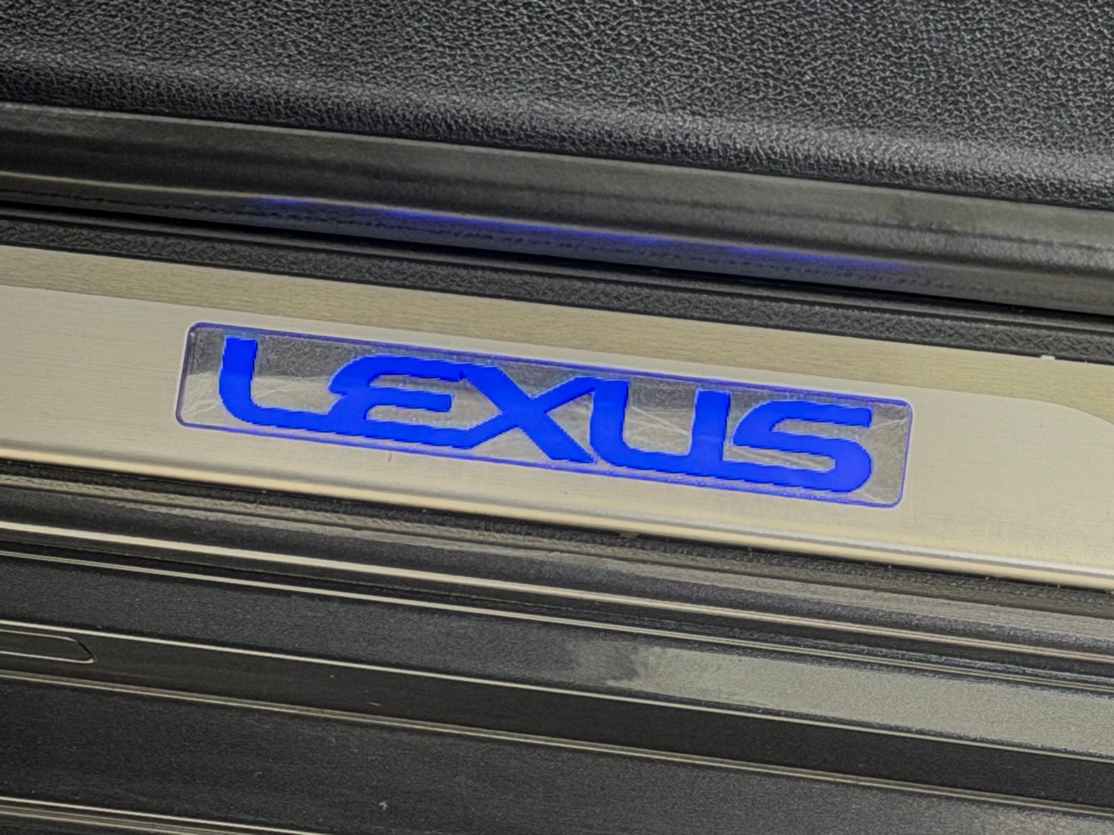 2024 Lexus ES 300h F SPORT Handling
