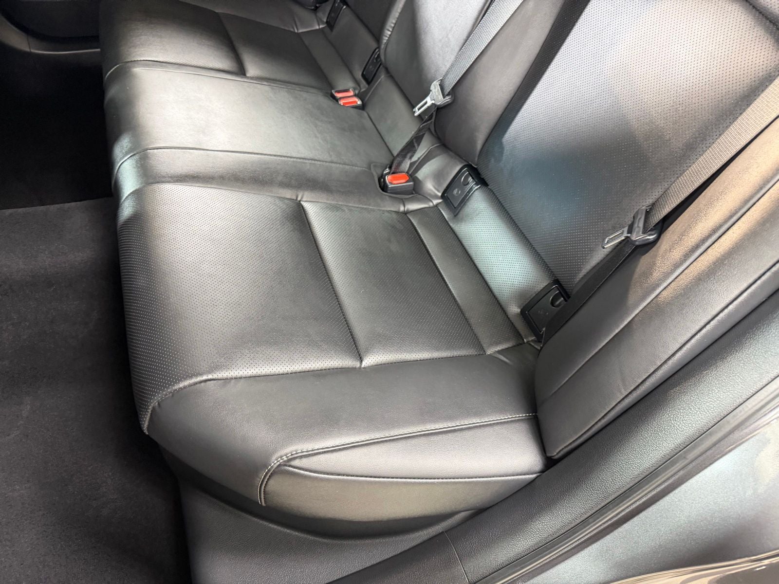 2024 Lexus ES 300h F SPORT Handling