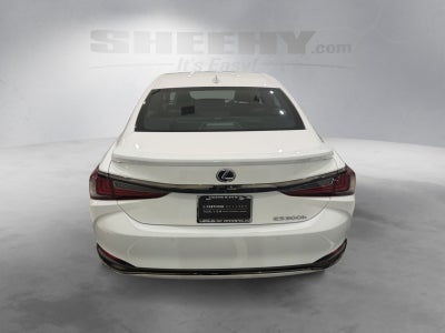 2024 Lexus ES 300h F SPORT Handling