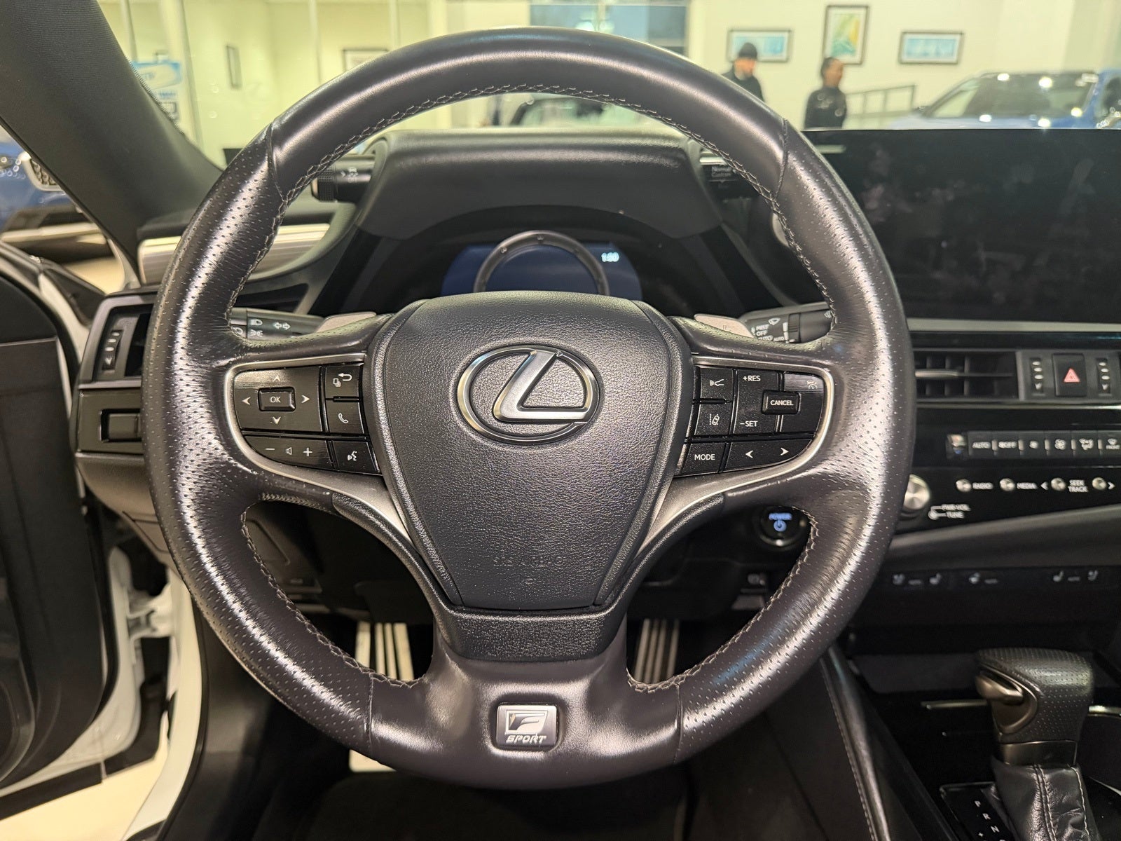 2024 Lexus ES 300h F SPORT Handling