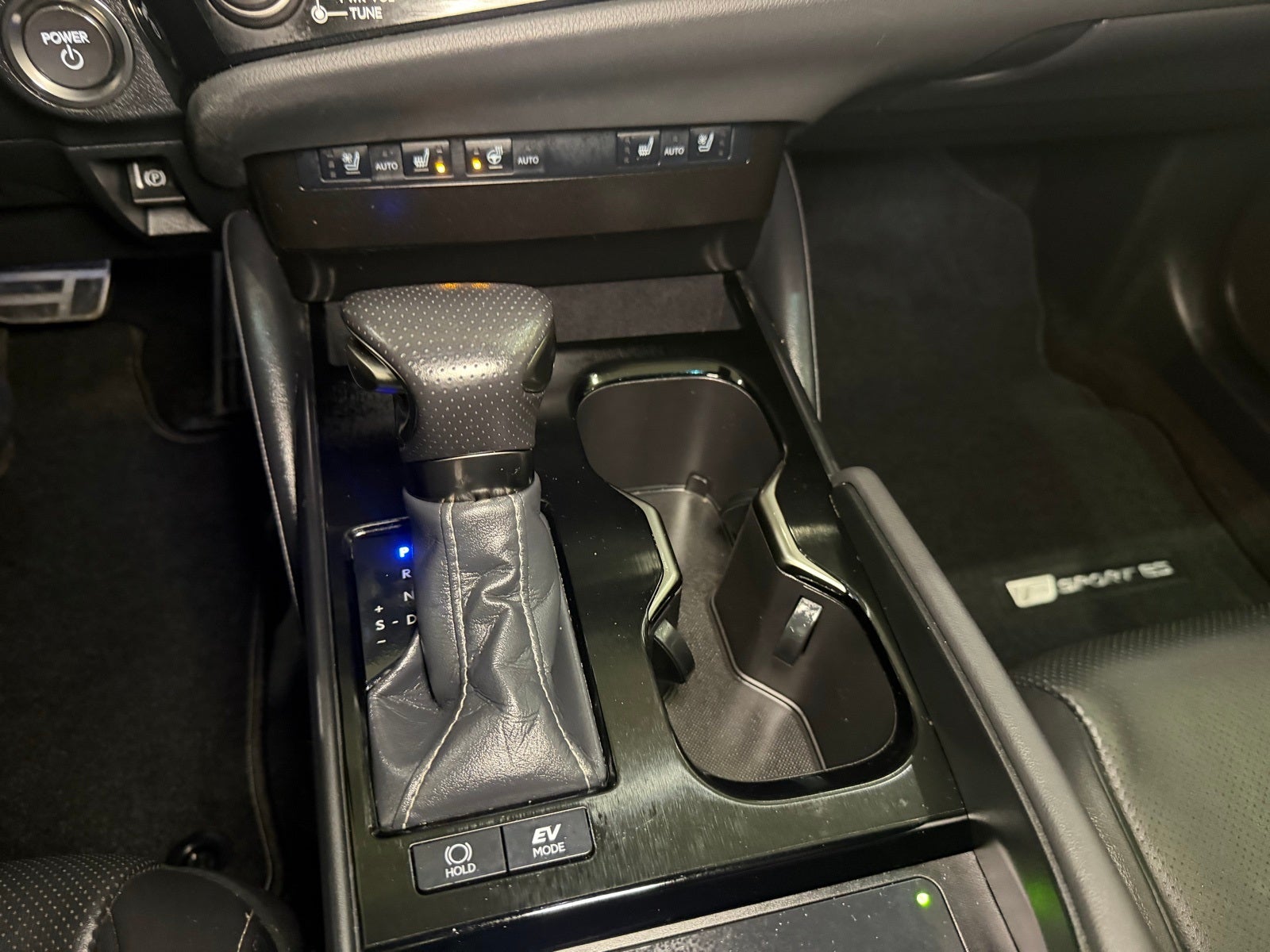 2024 Lexus ES 300h F SPORT Handling