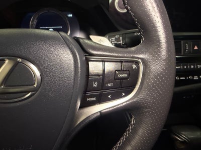 2024 Lexus ES 300h F SPORT Handling