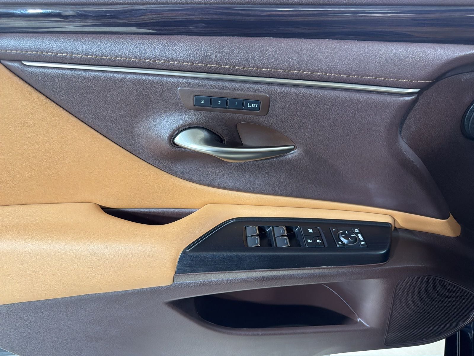 2021 Lexus ES 300h